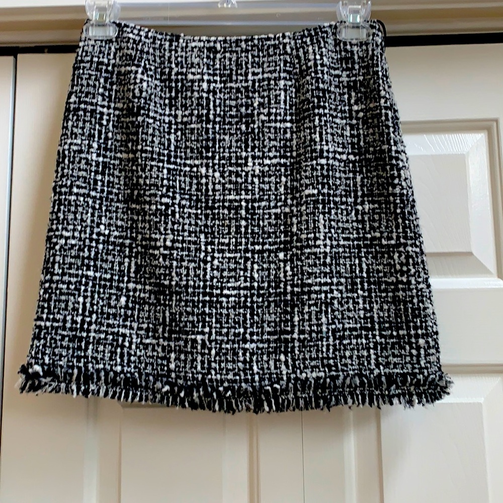 Nine West back/white boucle tweed skirt